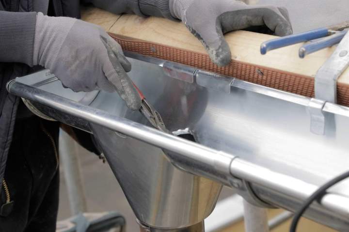 Installation éléments de zinguerie Le Mans